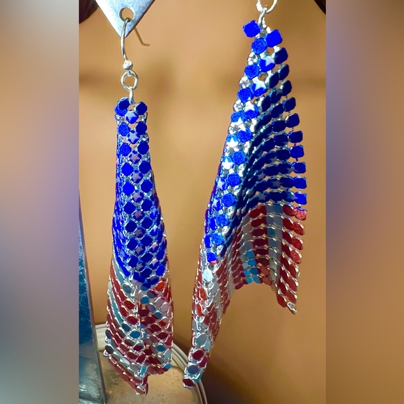 USA 🇺🇸 Flag Drop silver tone mesh earrings - Picture 7 of 8